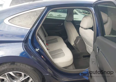 2021 Hyundai Sonata Sel z USA, uszkodzony, nr VIN 5NPEL4JA5MH123877